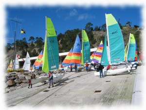 Catamarans sur la cale de la Maison de la Mer